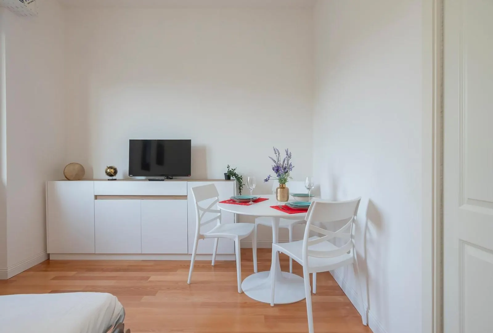 I Host Apartment - Gressoney 2 Milan Italy
